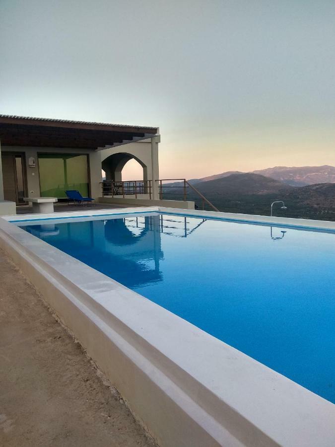 Villa Gusta Tholos  Luaran gambar